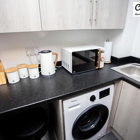 Cocooonstays Short Lets & Accommodation Slough Eksteriør billede